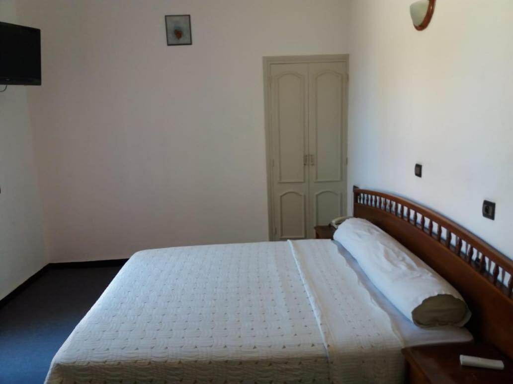 Hotel Choumis Haj Messaoud Larache Luaran gambar